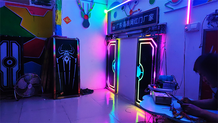 手掌触摸灯光门