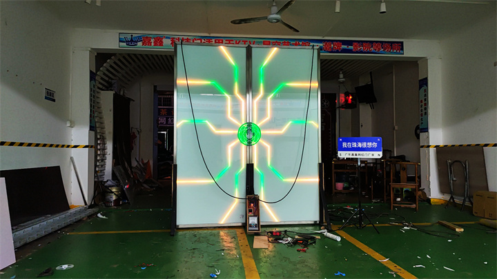 竞馆网红门