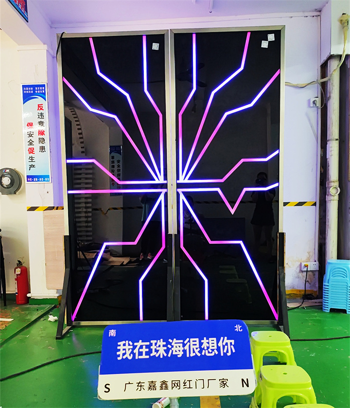 灯光网红门