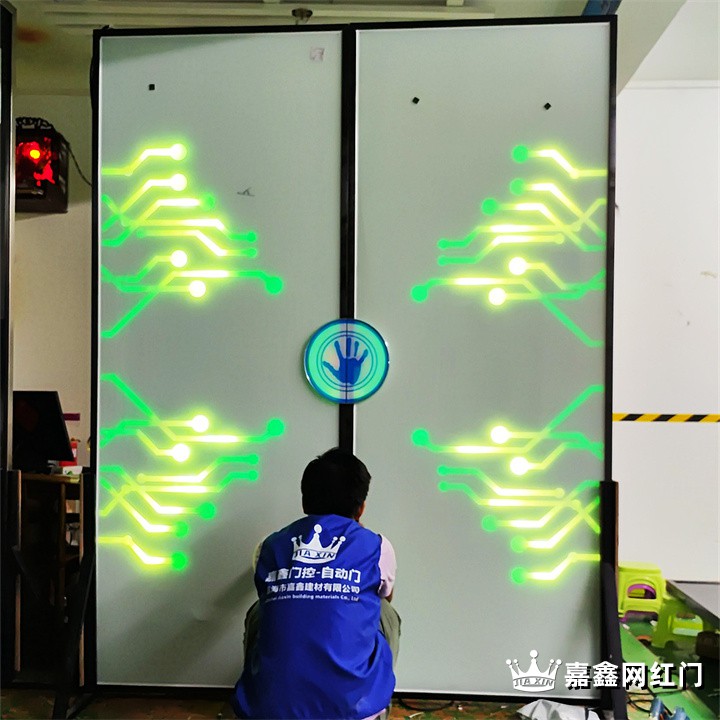 网红手掌平开门