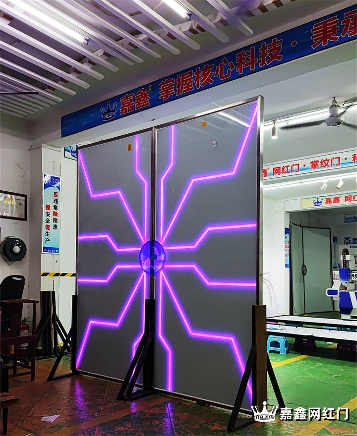 餐厅密码发光造型门