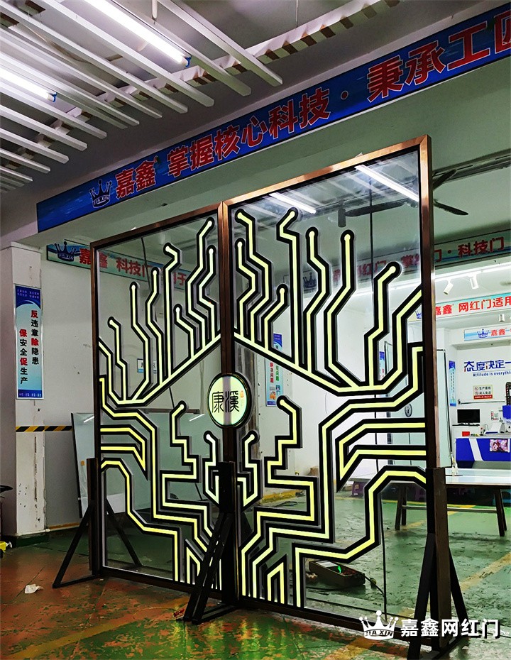 触摸发光电竞门