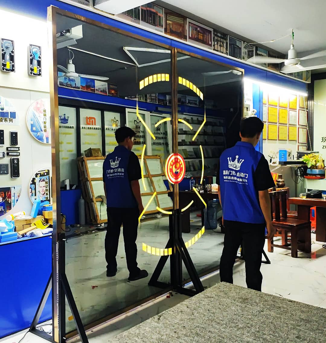 高科技移门 轻奢科技门制作