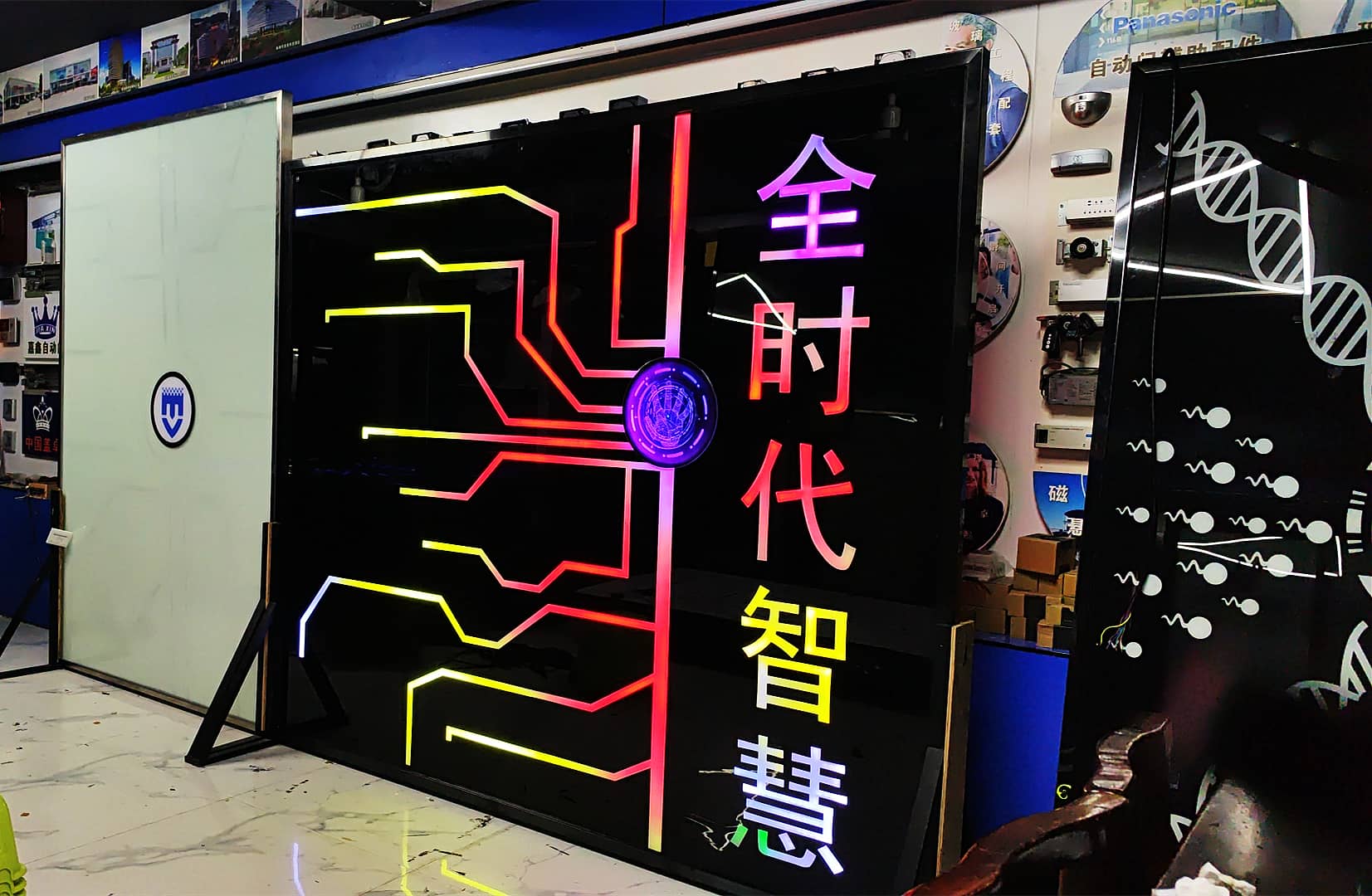 高科技掌纹门 网红自动酒吧门