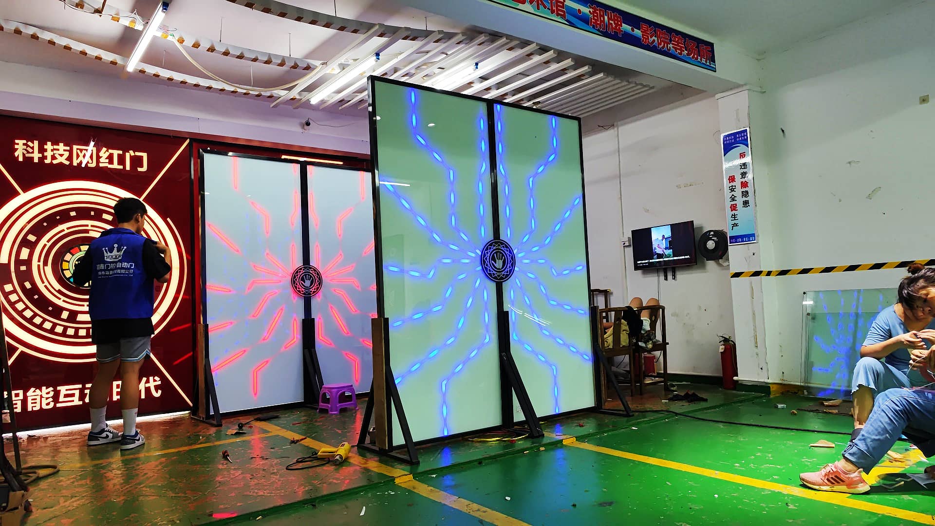 科技感玻璃门制作设计