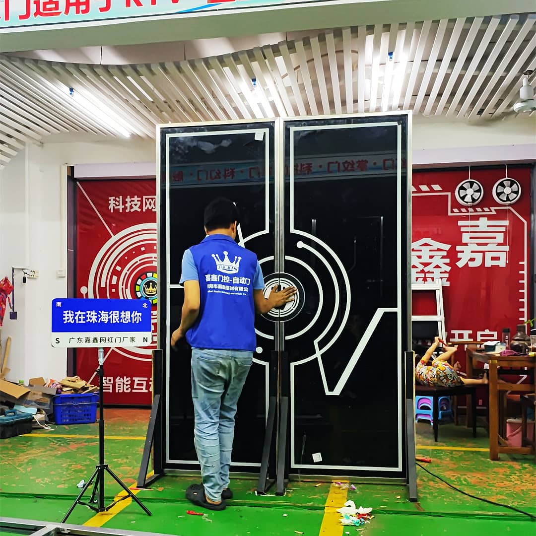 网红电竞门 手掌互动门