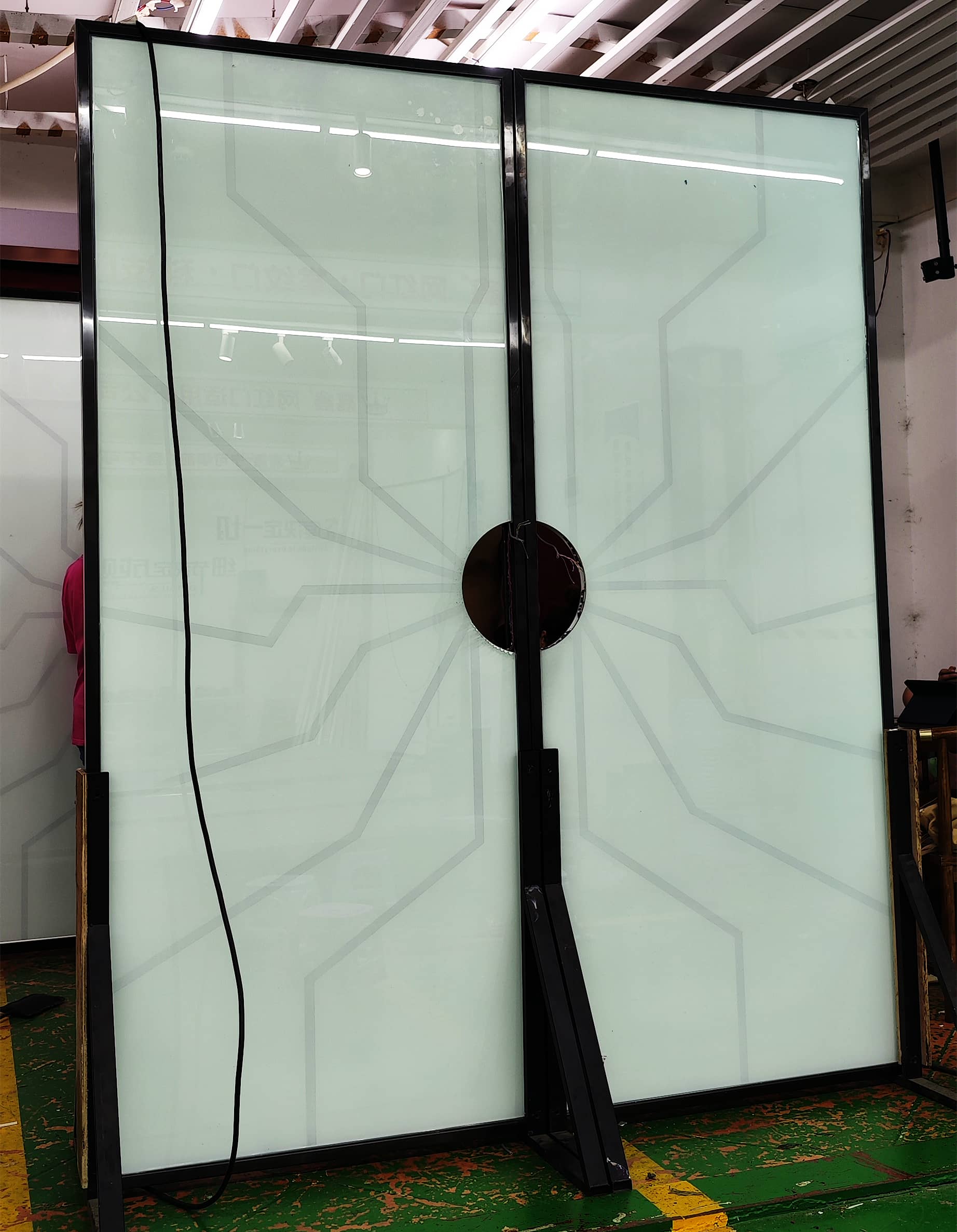 展馆网红发光科技平移门